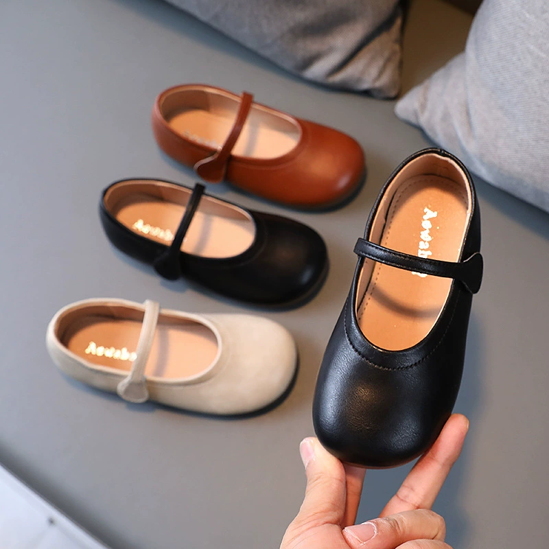 Кожаная обувь для девочек 2023, осенняя новая детская однотонная модная кожаная обувь для выступлений, универсальная обувь принцессы на мягкой подошве в Корейском стиле, однослойная обувь