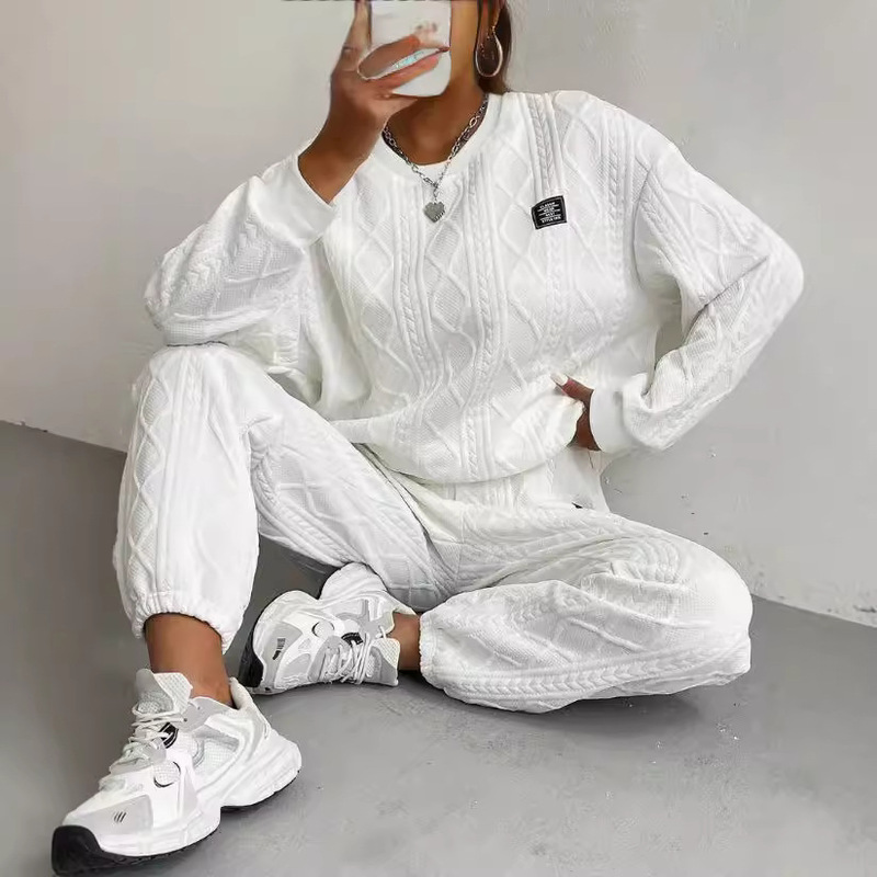 Amazon 2024 autumn and winter new European and American cross-border women's jacquard long sleeve casual crew neck sweater pants suit Amazon 2024 autumn and winter new European and American cross-border women's jacquard long sleeve casual crew neck sweater pants suit
