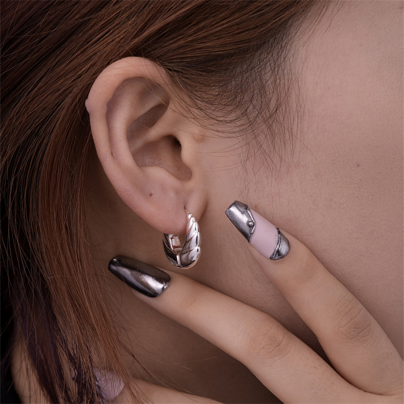 1 Pair Simple Style U Shape Geometric Plating Stainless Steel Hoop Earrings Drop Earrings display picture 7