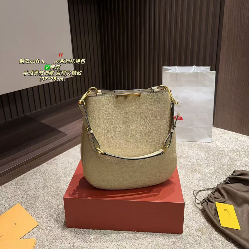 Tods New Small Handbag Women's Bag Crossbody Bag Underarm Tote Women's Bag Street Style Bag Soft Leather