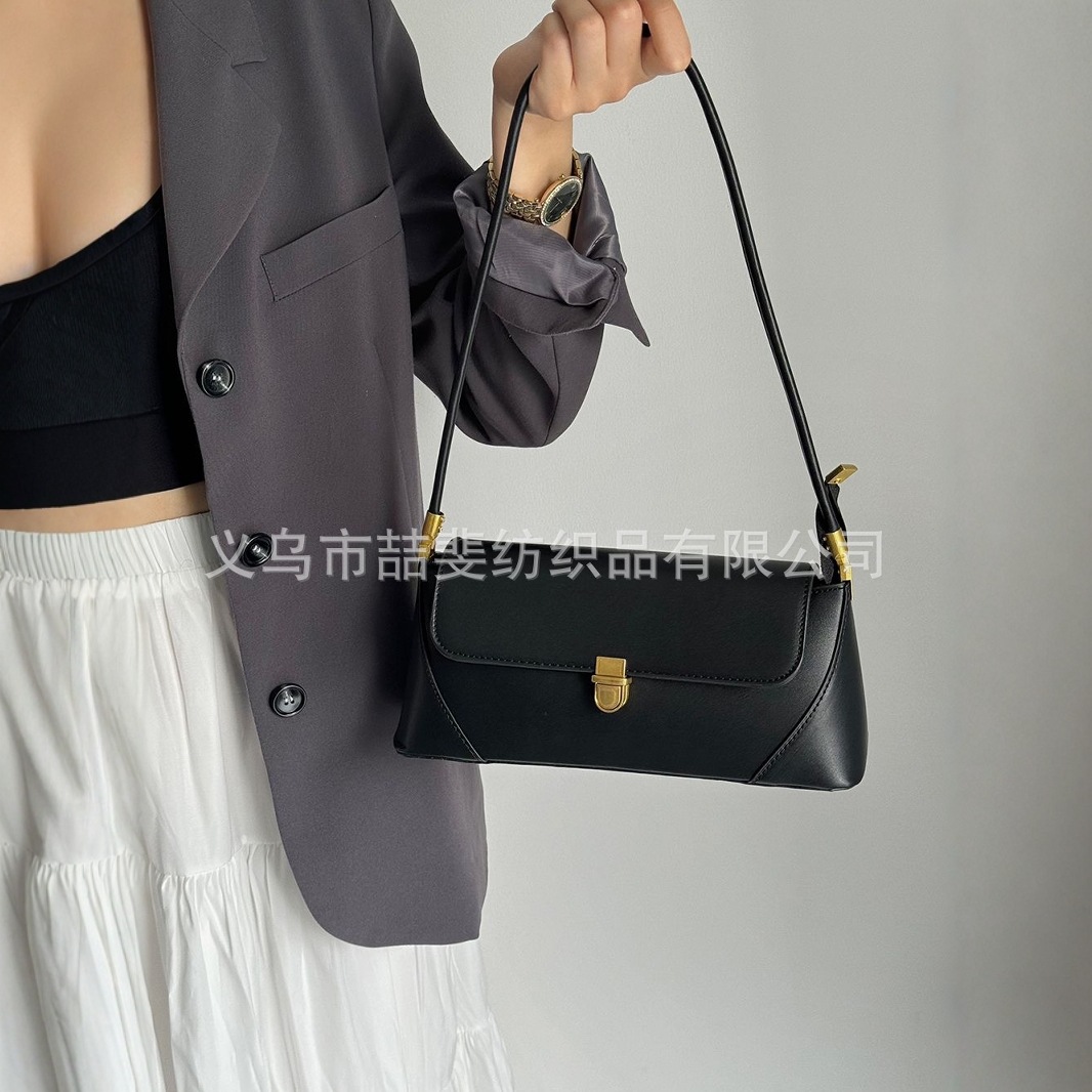 2024 Summer New Fashion Simple Single Shoulder Underarm Quilted Women's Bag Trendy High-Texture Baguette Bag - Thumbnail 3
