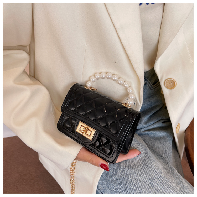 Solid Color Pattern All Seasons Season Women'S Gender Women'S Small Arylic Solid Color Fashion Flip Cover Handbag