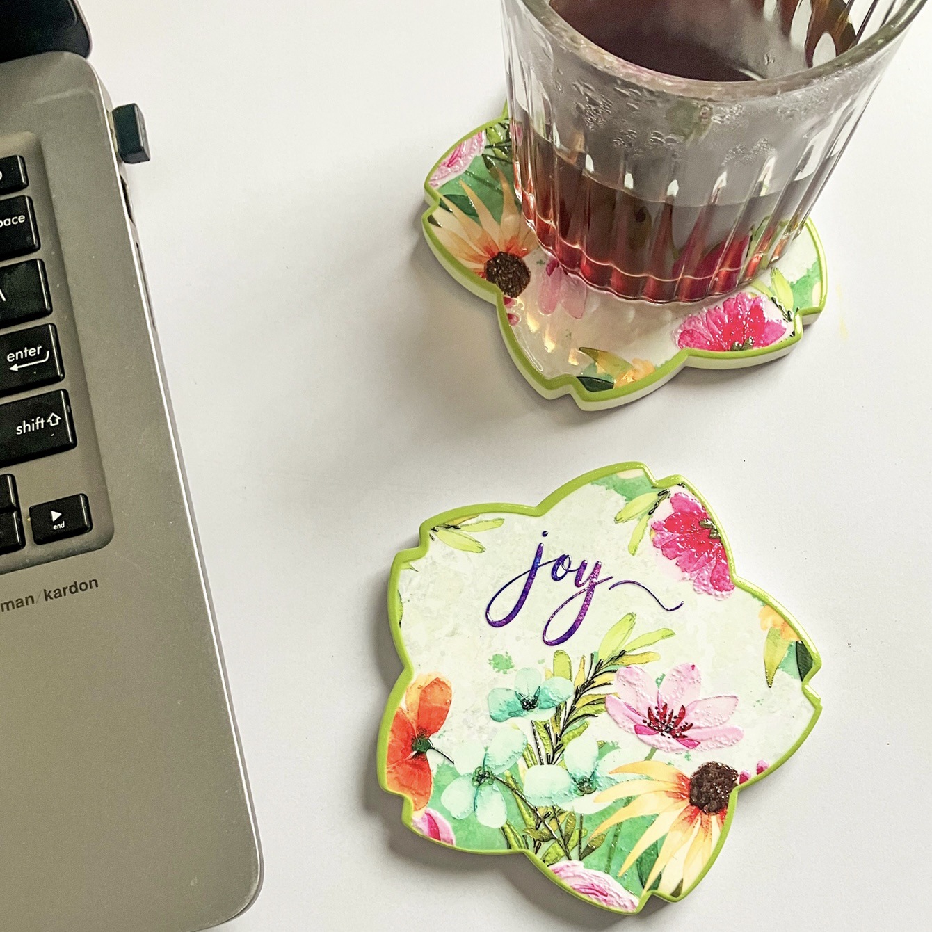 Transfronteriza nueva forma de pétalo en relieve tridimensional artesanía hogar creativo corcho estera de aislamiento de mesa de café de Europa y América estera