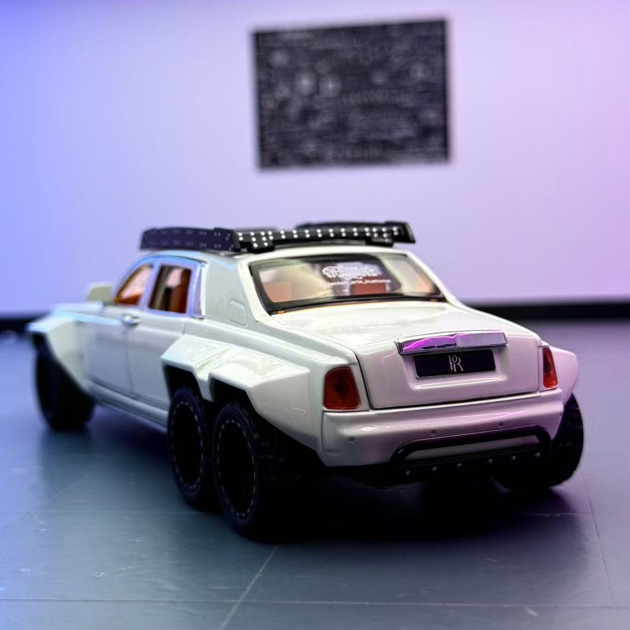 Modelo de coche Lijiaxin 1 a 32 Rolls Phantom 6*6 vehículo todoterreno de aleación con techo de luz estelar