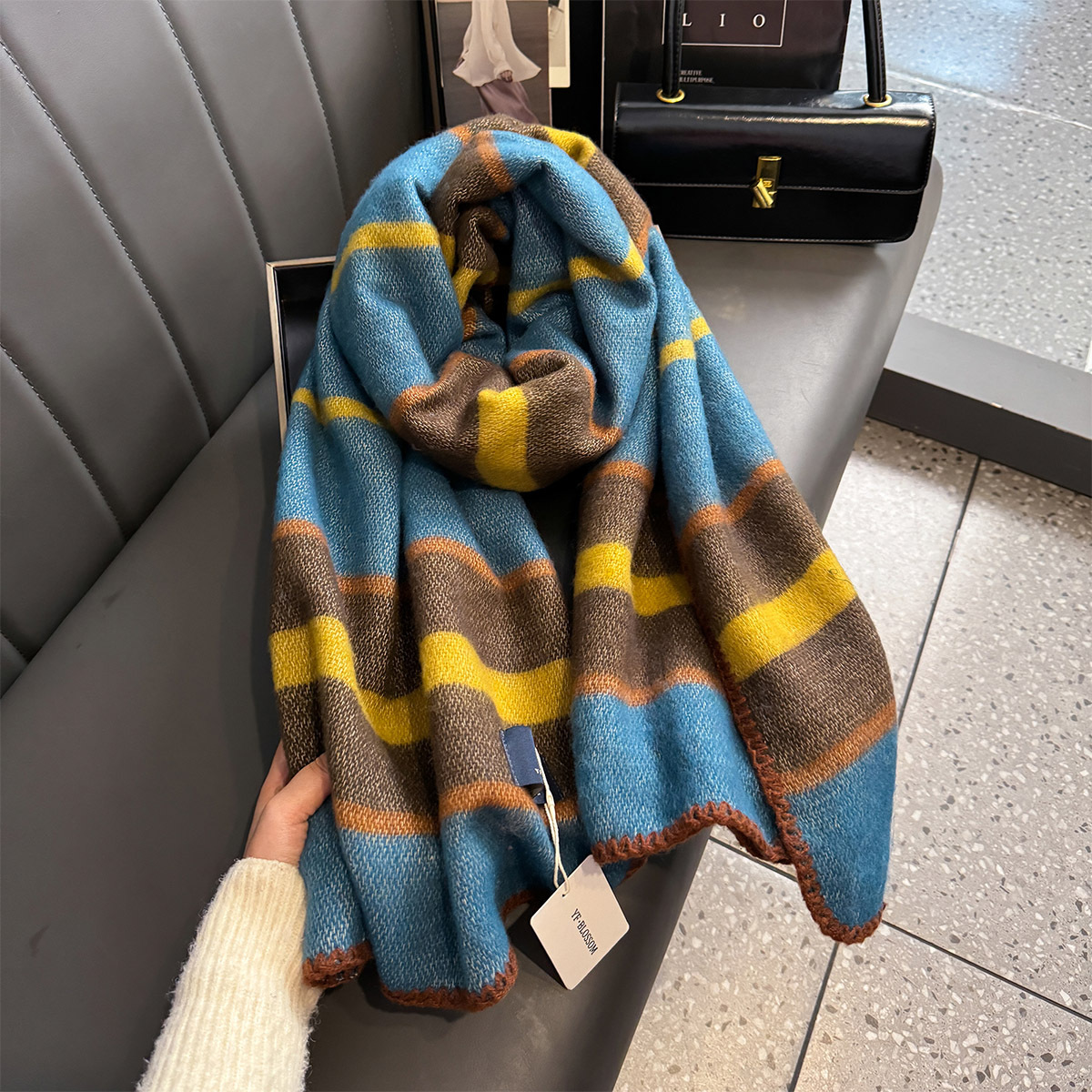 2026 Fall/Winter New Collection: Cashmere Scarf For Women, High-End Feel, Winter H-Letter Luxury Lightweight Cape, Thick And Warm Neckwear_voghion.com