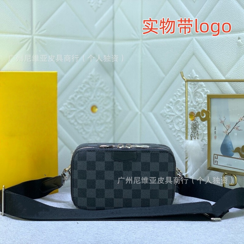 跨境货源新款经典老花男士小方斜跨包百搭胸包棋盘格单肩式相机包|undefined