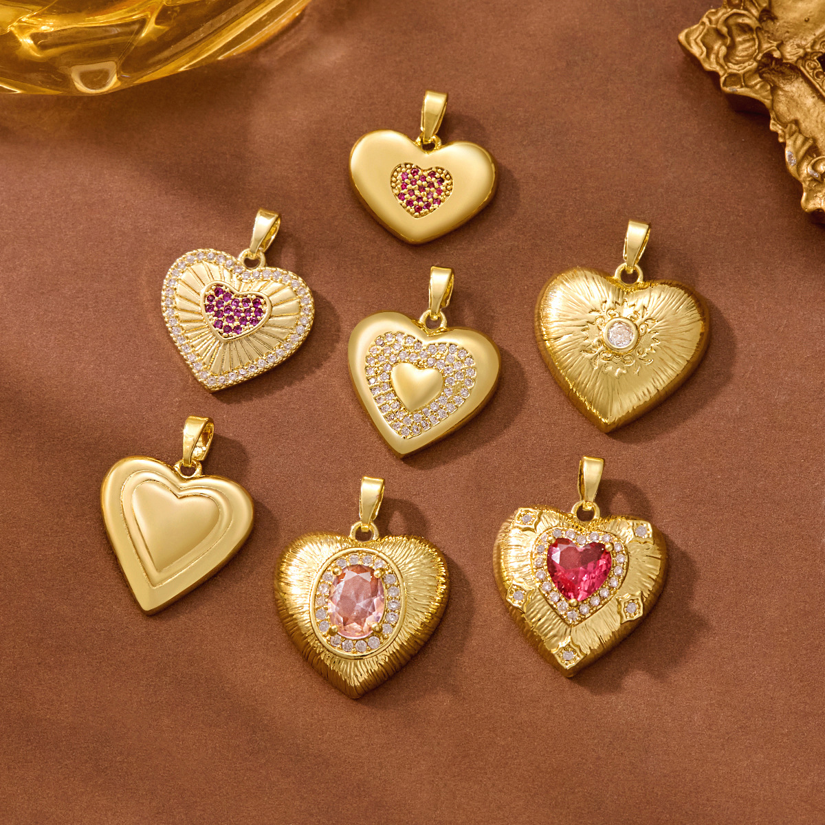 Fashionable Colorful Heart Pendants for Foreign Trade, Cute Gold Brass Zircon Mixed Style Jewelry Necklace Pendant Accessories