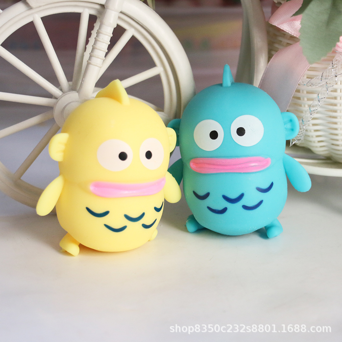 Genuino Sanrio muñeca mitad de pez hombre Hanton juguetes de peluche peces feos colgantes muñecas lindas muñecas agarradoras al por mayor