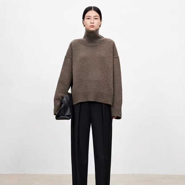 Demi-season woolen cashmere sweater