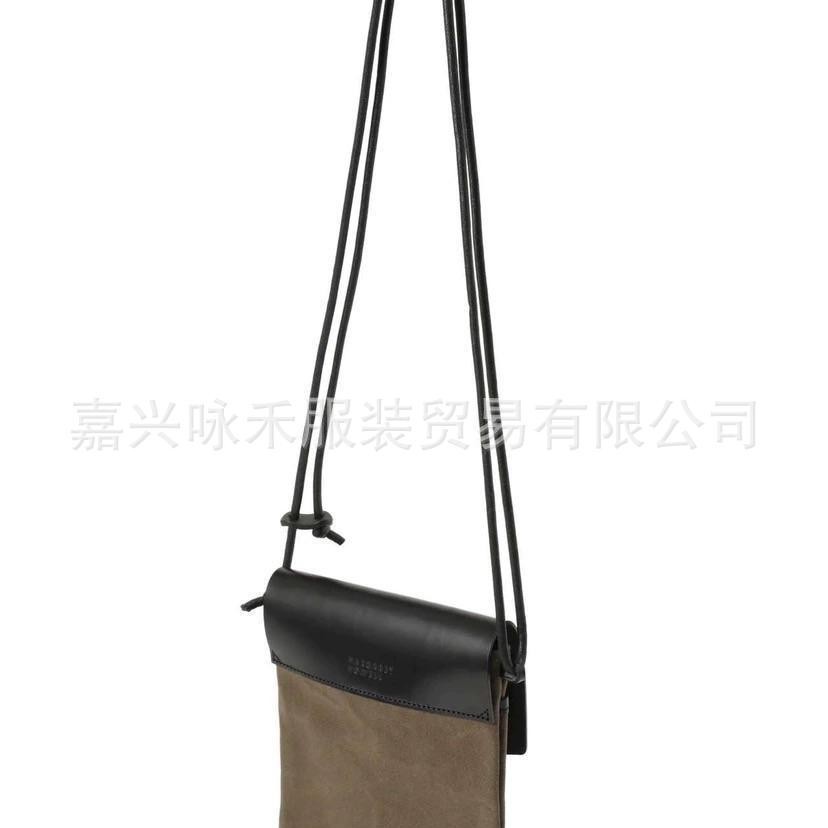 Z23005MHL蜡感牛皮拼接斜挎包