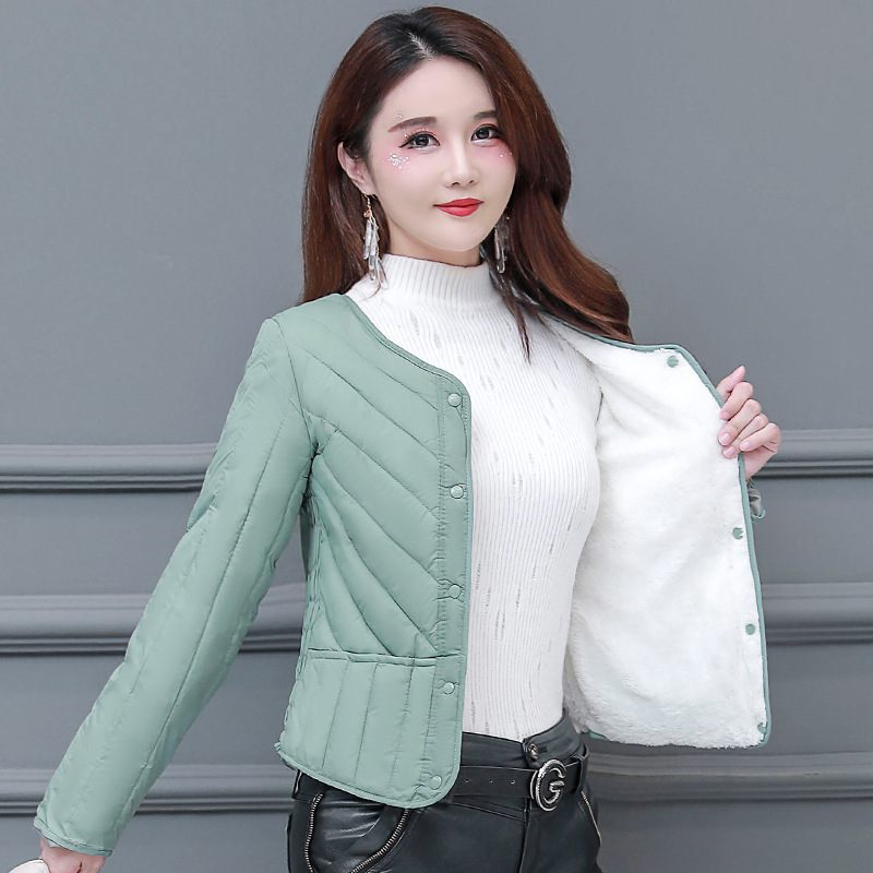 秋冬の羽毛の綿服の女性の内の胆の短い金のカシミヤの厚いお母さんは大きいサイズの中で保温服の中高年のコートを着ます。|undefined