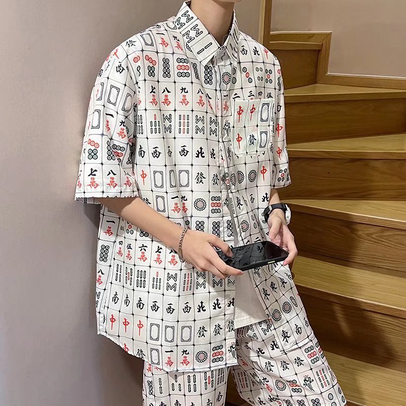 Hong Kong estilo ins verano retro moda diversión Mahjong completo impreso camisa pareja Suelta todo-fósforo camisa de manga corta hombres