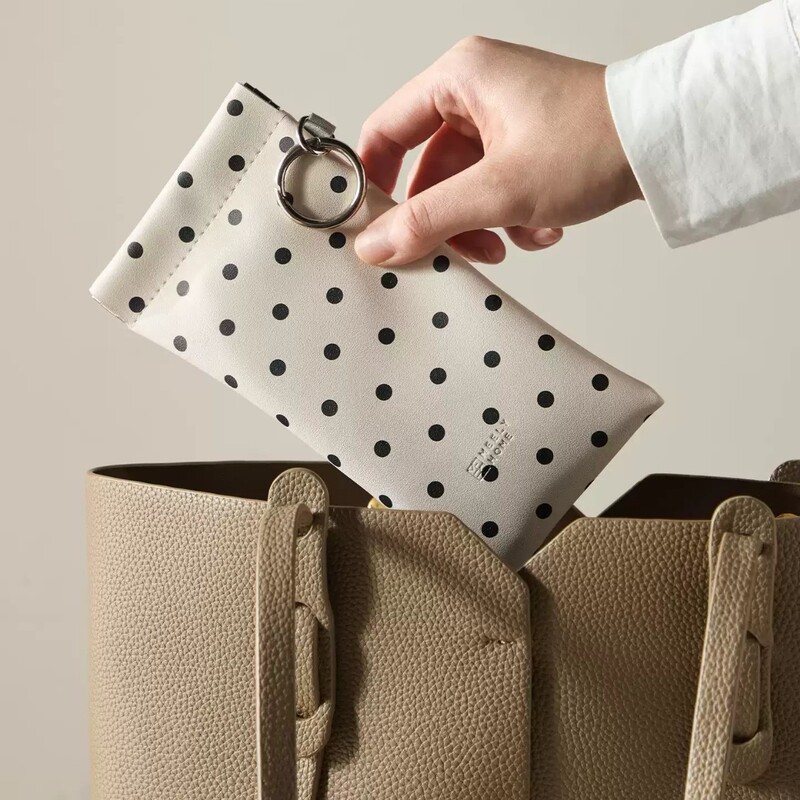 Automatic Closing Glasses Storage Bag Portable High-End Eyewear Pouch Hanging Bag Sunglasses Storage Bag with Strap Automatic Closing Glasses Storage Bag Portable High-End Eyewear Pouch Hanging Bag Sunglasses Storage Bag with Strap