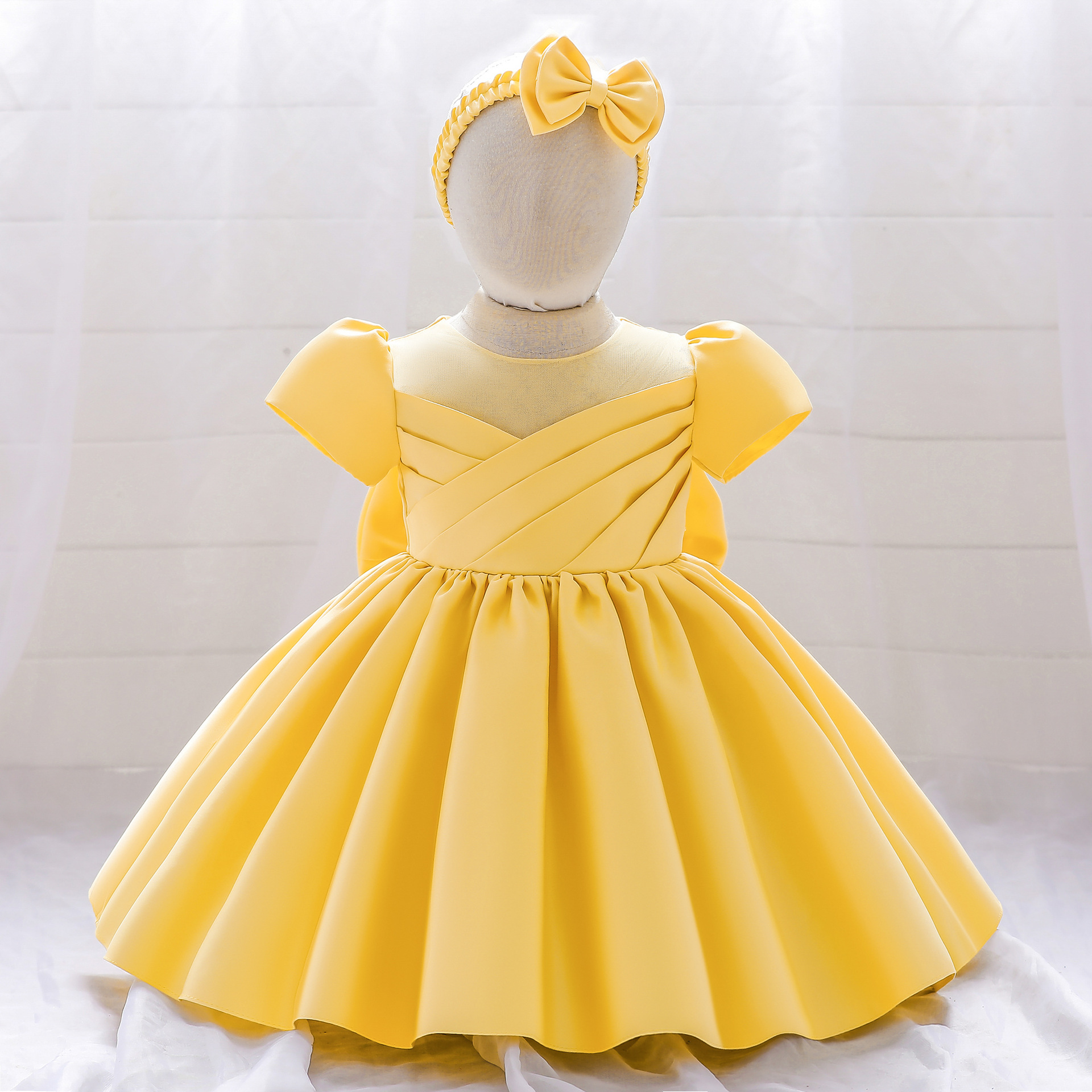 Nueva llegada del bebé niños Amazon vestido de novia niña manga corta color sólido forjado paño lavado vestido bebé un año de edad vestido de princesa