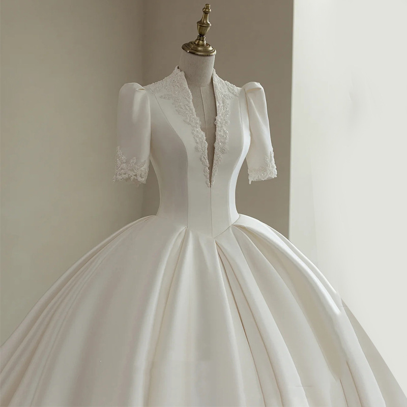 Vestido de novia de satén francés 2024 nuevo vestido de novia principal de novia simple de alto grado de media manga con cuello en v vestido de novia ventas directas de fábrica