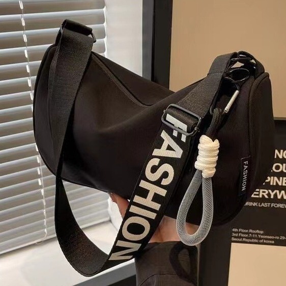 2024 Hot-Selling Women's Casual Pillow Bag, Large Capacity Fashion Bag, Versatile Korean Style Trendy Crossbody Casual Simple Bag