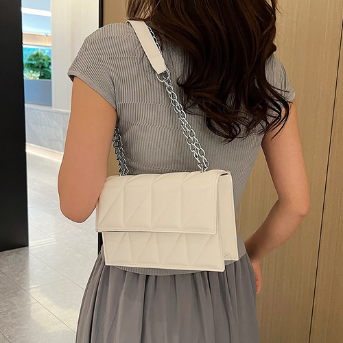 2024 Spring Diamond Grid Women's Fashion Chain Shoulder Bag Crossbody Bag Commute High-Quality Top Handle Bag