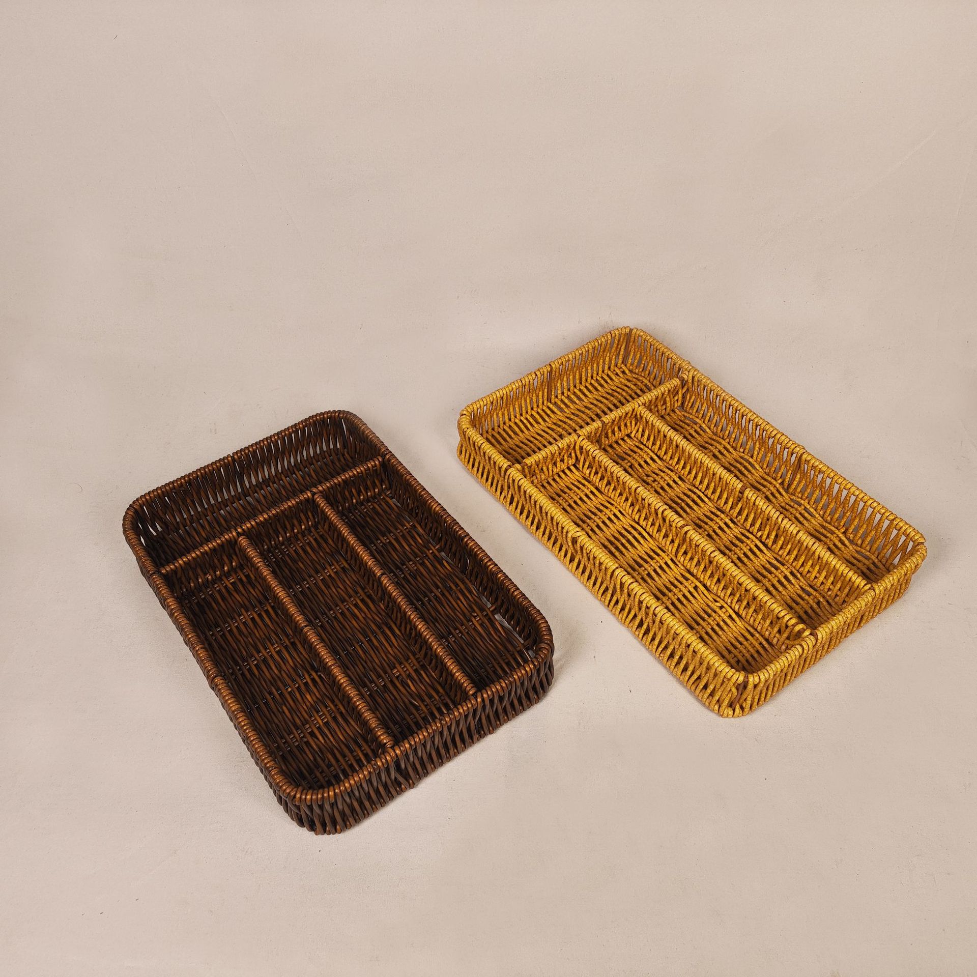 Cesta Organizadora de Cubiertos de Imitación Ratán con Drenaje para Cocina