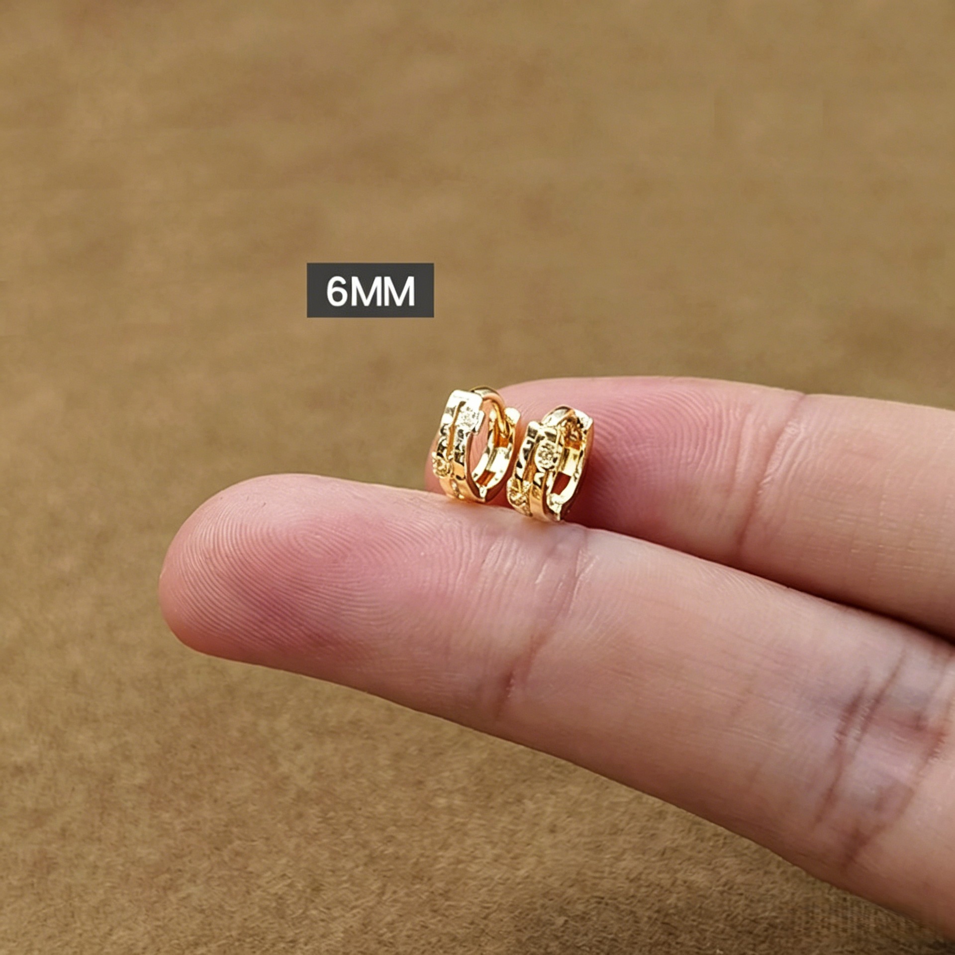 Golden earrings with zircon, 6mm