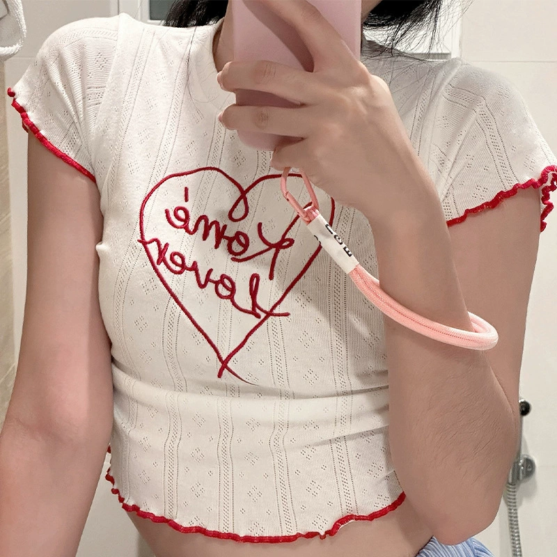 L051TP сладкий и пряный ветер 2024 летом новый круглый воротник любви с принтом букв тонкая футболка с пупком