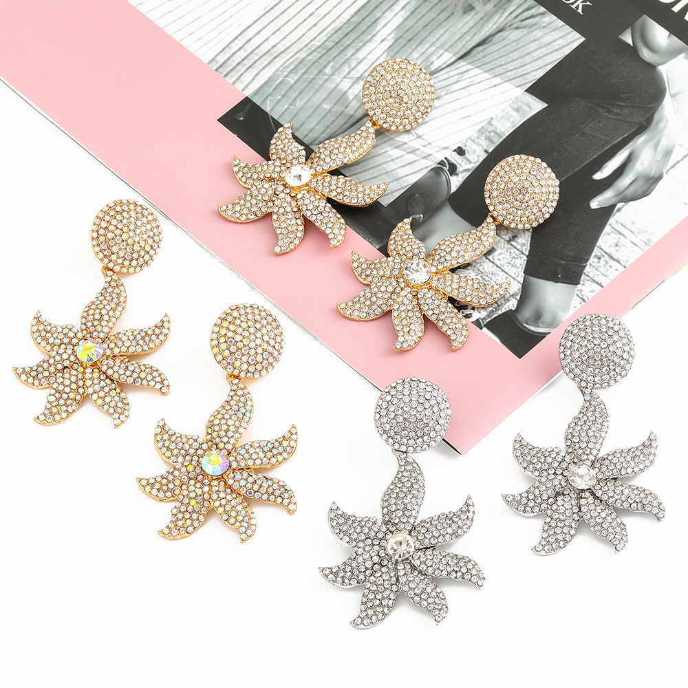 Fashion Retro Exaggerated Flowers Full Of Diamond Earrings display picture 12