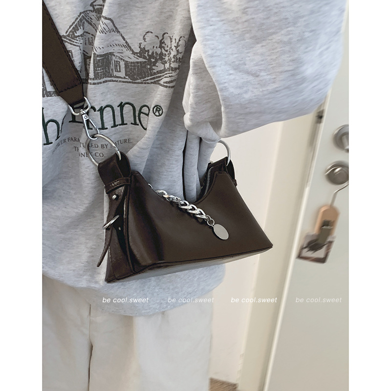 2024 New French Niche High-end Chain Bag for Women's Small Square Bag, Trendy One Shoulder Crossbody Bag_voghion.com
