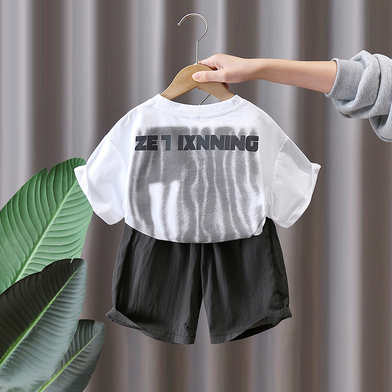 7162 Traje de verano para niños 2025 nuevo estilo estilo estilo occidental bebé verano ropa de manga corta niños niños verano ropa para niños