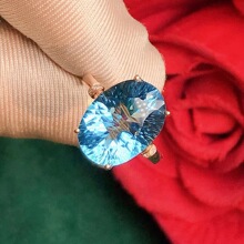 �������鱦 18K����Ƕ��Բ������ʯ�Ϸ������ָ��ʯ8.35����Ů��