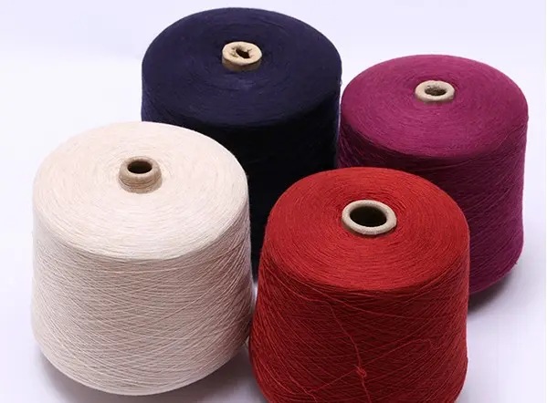 厂家现货供应2/28NM半精纺混纺色筒纱秋冬毛衣帽子围巾纱线
