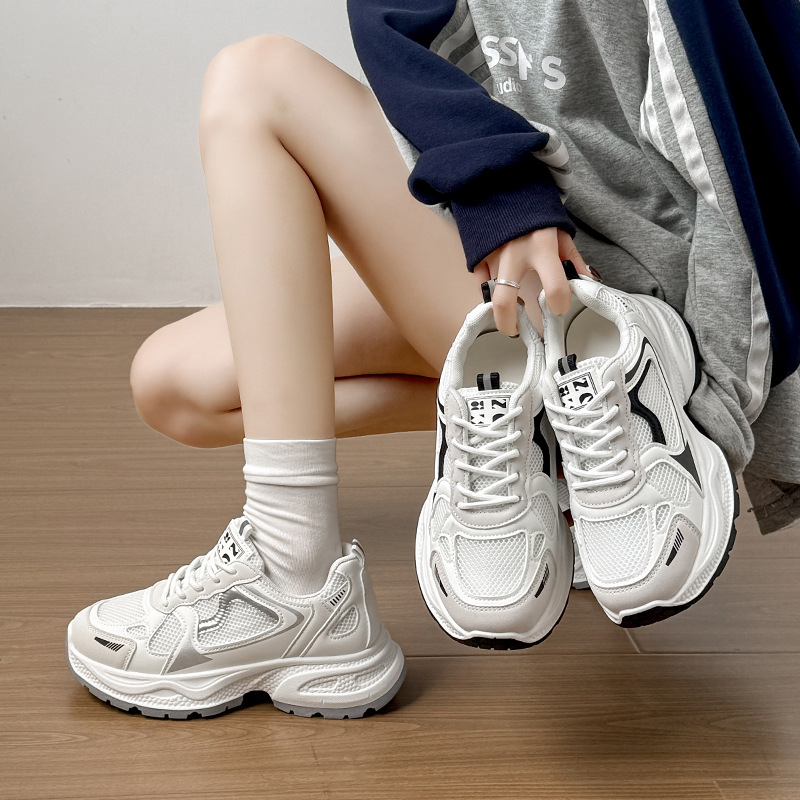 2025 nuevas zapatillas deportivas de primavera y otoño de mujeres, zapatos de corrida antideslizantes de malla transpirables, zapatos de moda de suela gruesa, comercio exterior