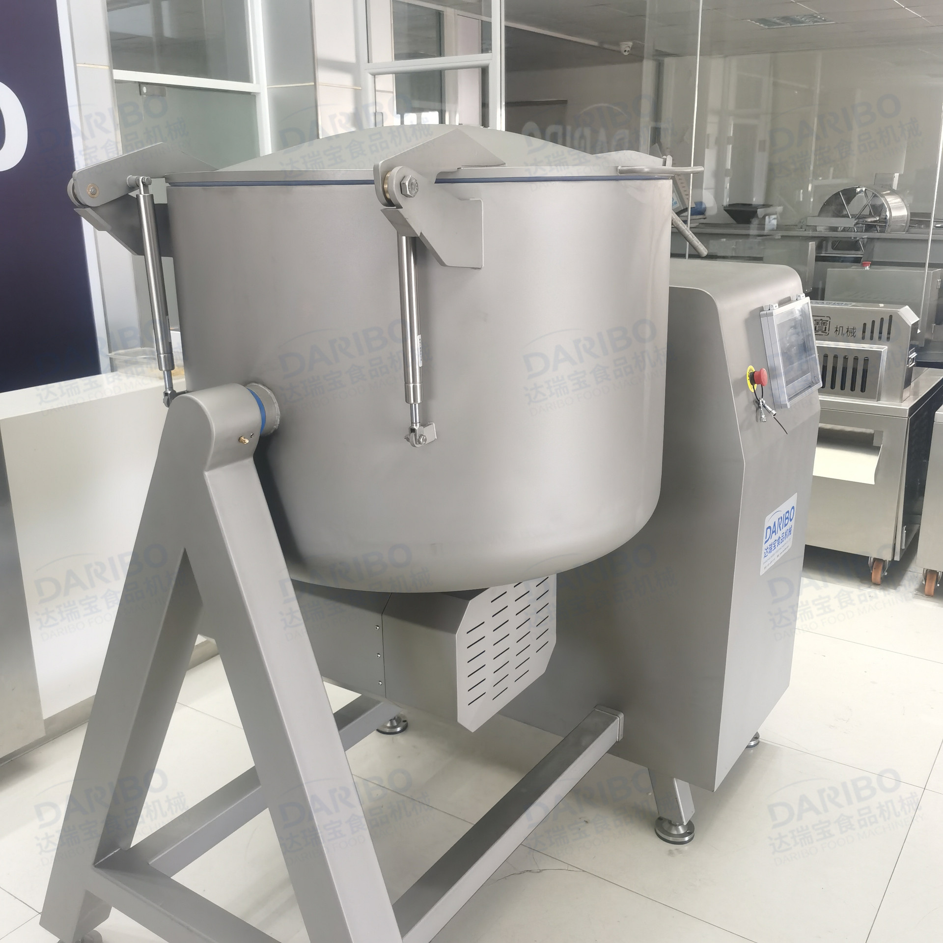 * 倾斜式全自动牛羊肉腌制嫩化机 肉类料理拌料机 自动制冷混合机