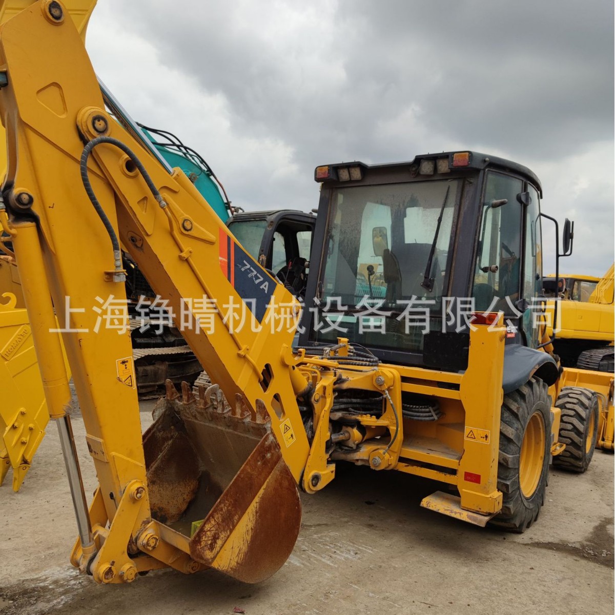 现货In stock常年出口提供货代柳工CLG777A 挖掘装载机（两头忙）