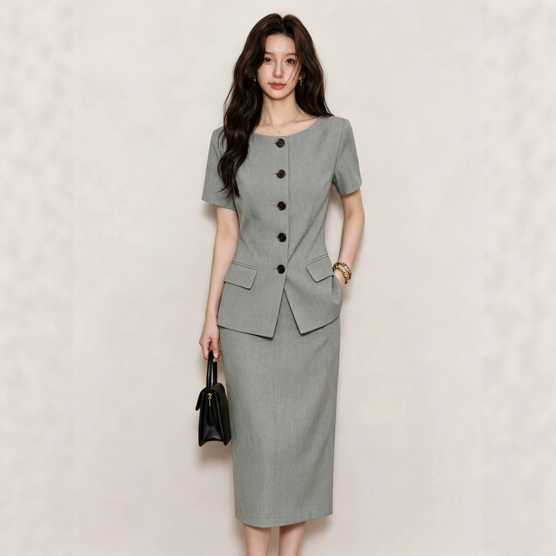 A sophisticated and intellectual style women's suit set, summer commuting short-sleeved suit with a bodycon skirt, fashionable two-piece set.