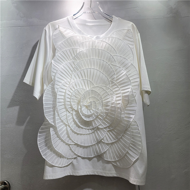Diseño estereoscópico gran flor camiseta de manga corta para mujeres verano 2026 nuevo temperamento suelto para mujeres