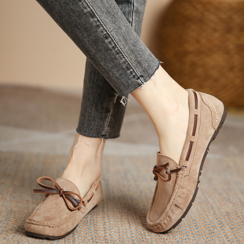 Mocasines para mujer Primavera y otoño 2023 nuevos zapatos de suela blanda con arco para mujer zapatos planos slip-on para mujer de talla grande 41-43