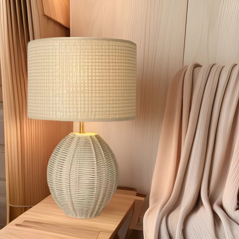 lámpara de escritorio de tela de caña retro sala de estar dormitorio residencial decoración de cabecera de cama luz de atmósfera artística de tela de caña creativa lámpara artística de tela de mano