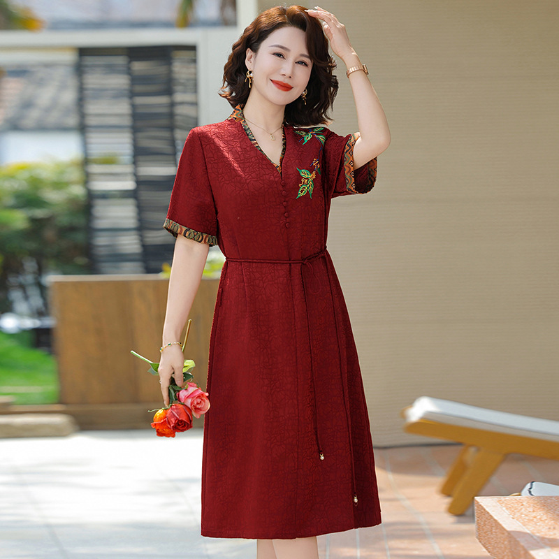 Middle-Aged and Elderly Women's New Chinese Style Fragrant Cloud Yarn Dress Mother's Summer Wedding Banquet Dress Large Size Silk Mid-Length Skirt Middle-Aged and Elderly Women's New Chinese Style Fragrant Cloud Yarn Dress Mother's Summer Wedding Banquet Dress Large Size Silk Mid-Length Skirt