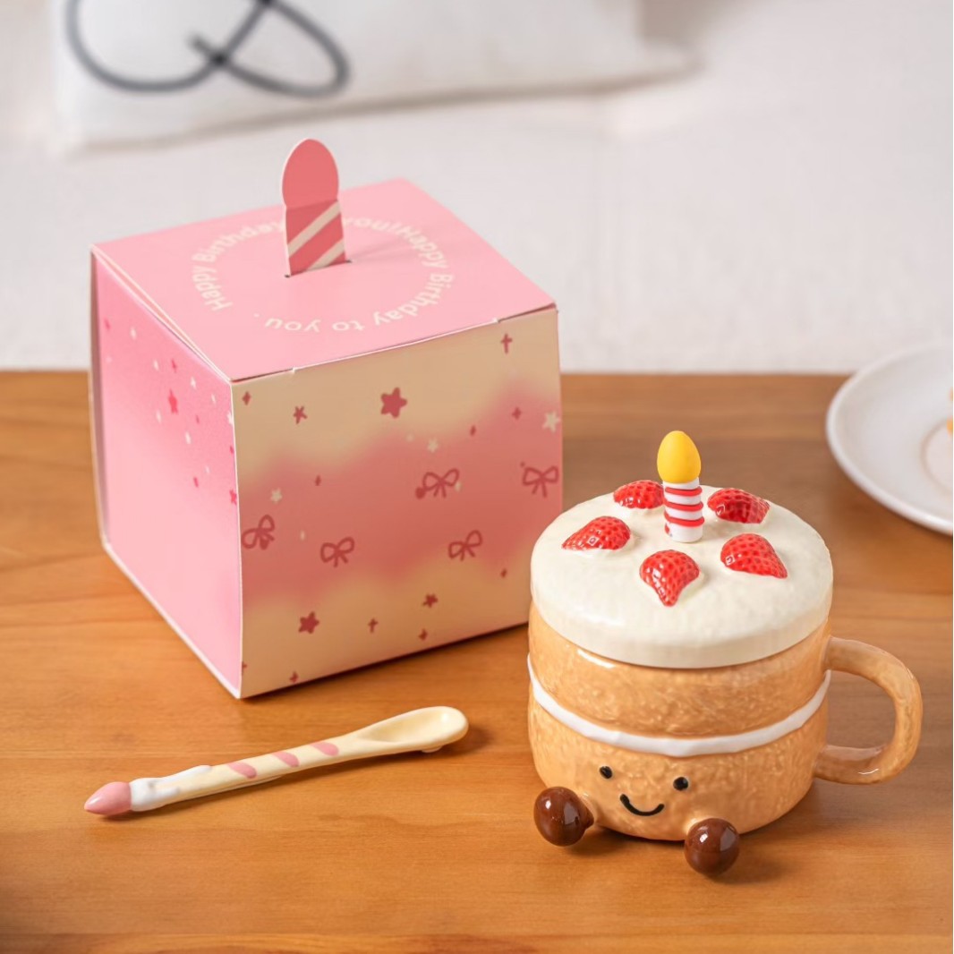 Nuevos productos creativos lindos regalos de cumpleaños pastel taza de regalo de mano relieve de alto valor de la cara taza de café de cerámica transfronteriza