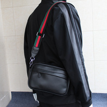 2024新款pu皮质韩版单肩斜跨小胸包潮流男士男包斜挎包男女包彩带