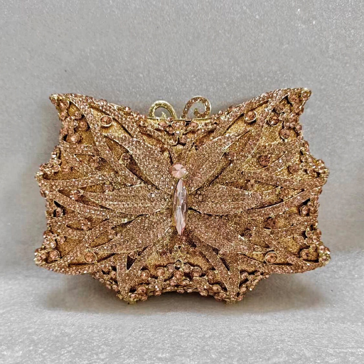 * Nuevo paquete de diamantes de mariposa transfronteriza bolso de diamantes de banquete europeo y americano bolso de mano Butterfly Purse Bag