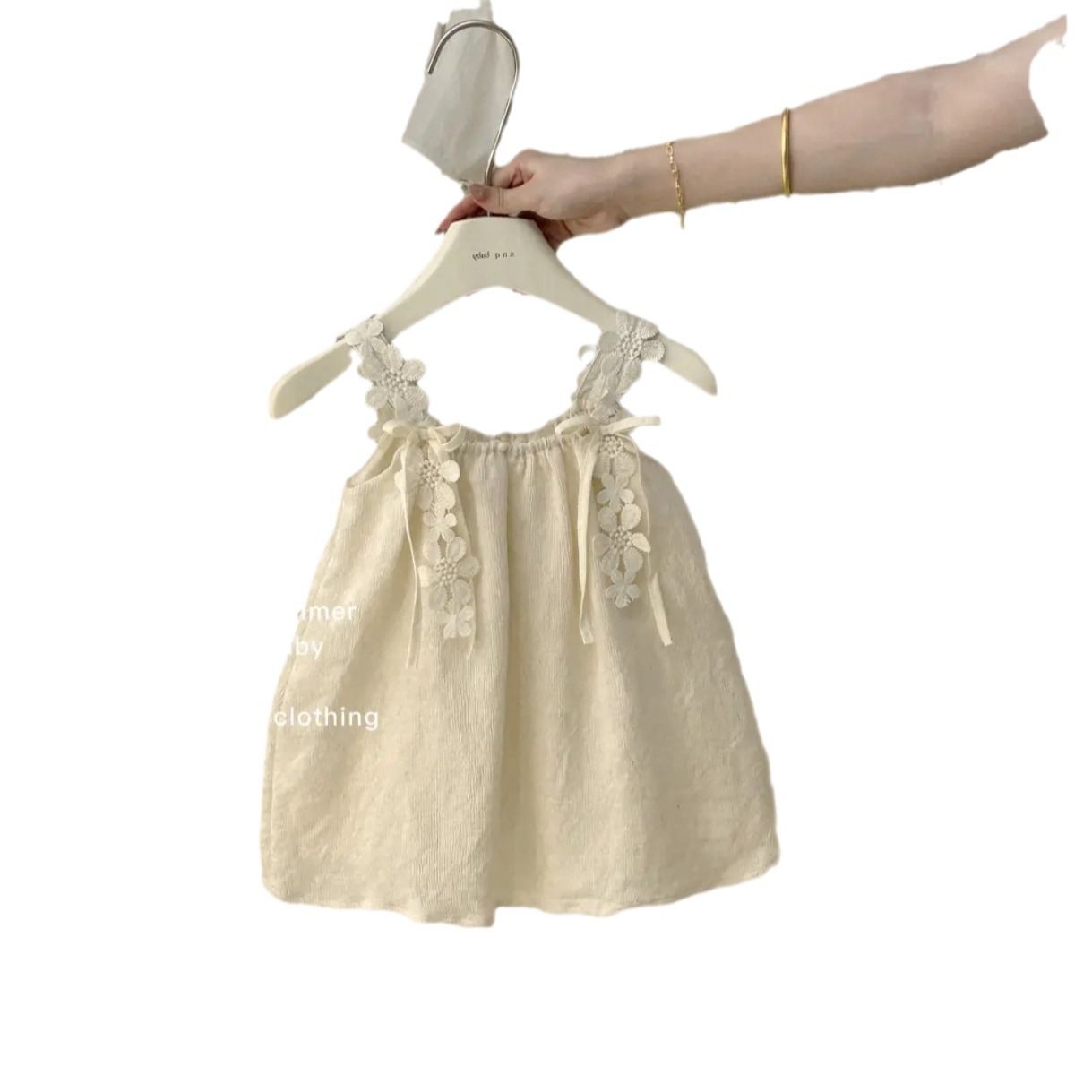 Qi Qiqi nicho temperamento vestido de cordón bebé verano nuevo vestido de vacaciones vestido de moda infantil
