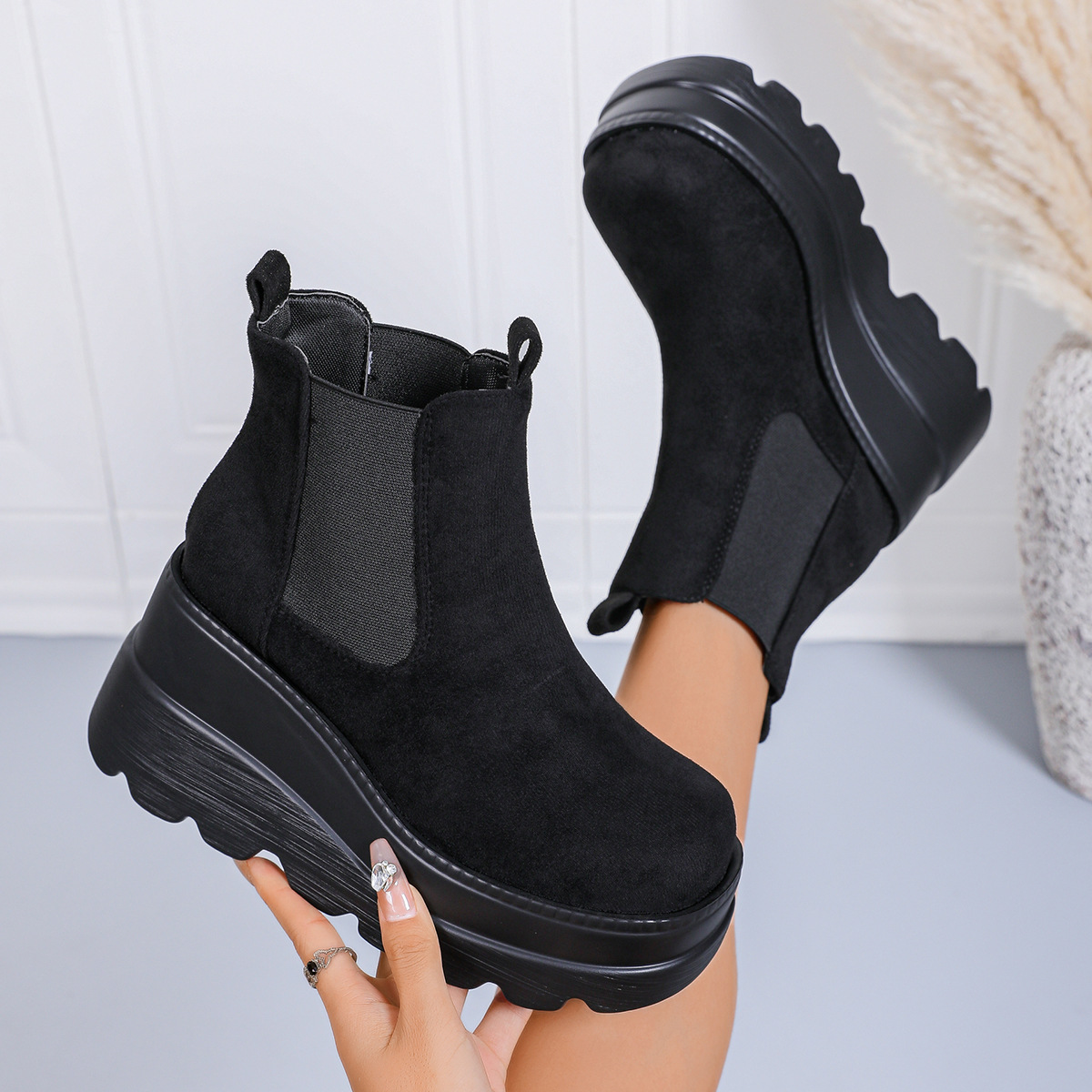 Winterse suède enkellaarsjes met sleehak voor dames, dikke zool, plus size, petite, modieuze instaplaarsjes_voghion.com
