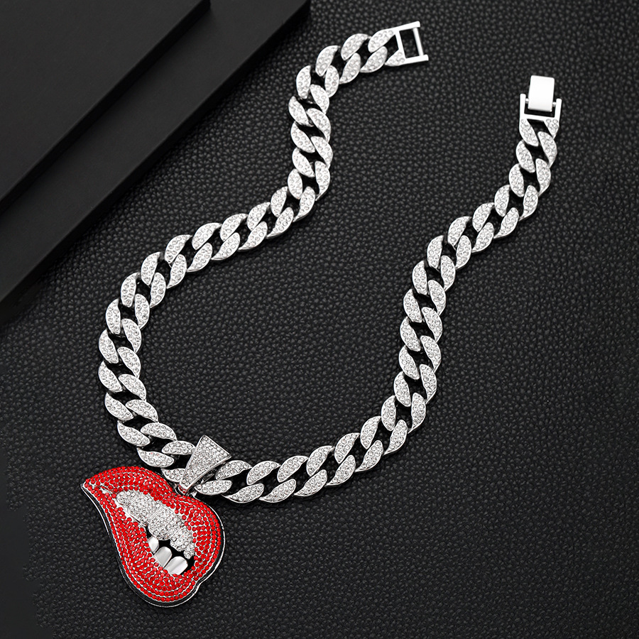 Diamond Cuban Chain Necklace With Lip Pendant And Personalized Design_voghion.com