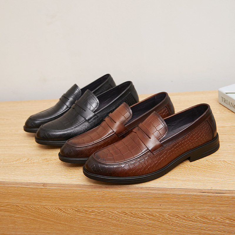 New professional men's business leather shoes with low heel embossed embossed working men's shoes_voghion.com