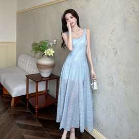 法式蓝色方领吊带连衣裙女夏海边度假气质高级感收腰显瘦蓬蓬长裙