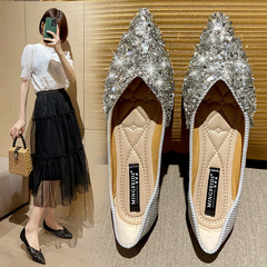 尖頭單鞋女2023春秋新款淺口水鑽平底鞋軟底豆豆鞋大碼女鞋41-43