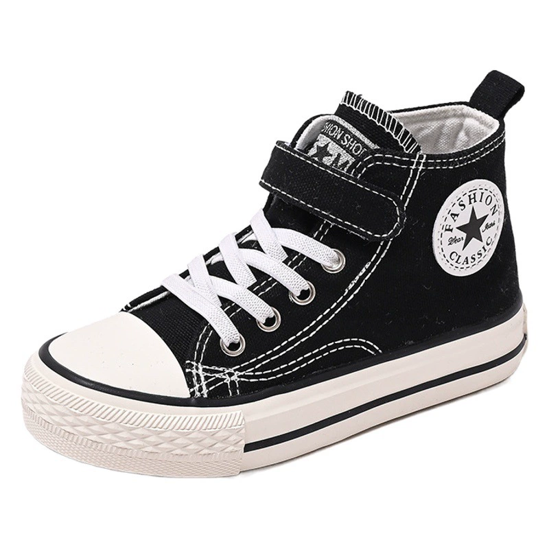 Детская обувь для мальчиков в помещении Kids Kids Детская обувь для девочек