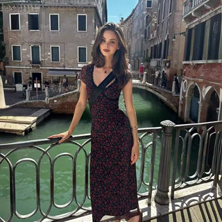 法式复古黑色V领玫瑰花碎花辣妹修身连衣裙女性感纯欲包臀长裙子