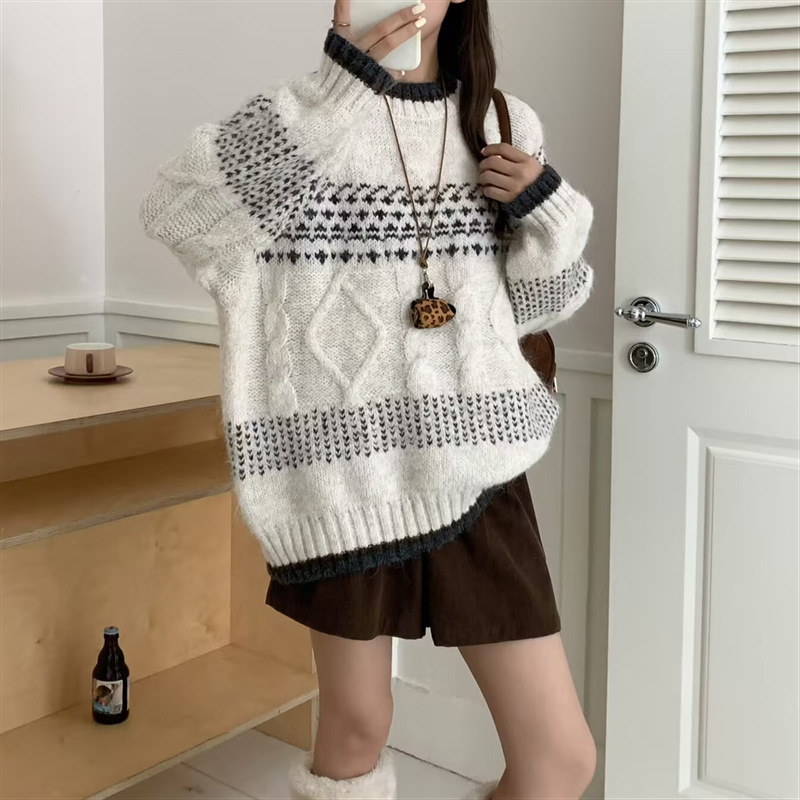 秋冬女士宽松毛衣女款新款慵懒高级感针织衫时尚洋气上衣秋装女潮