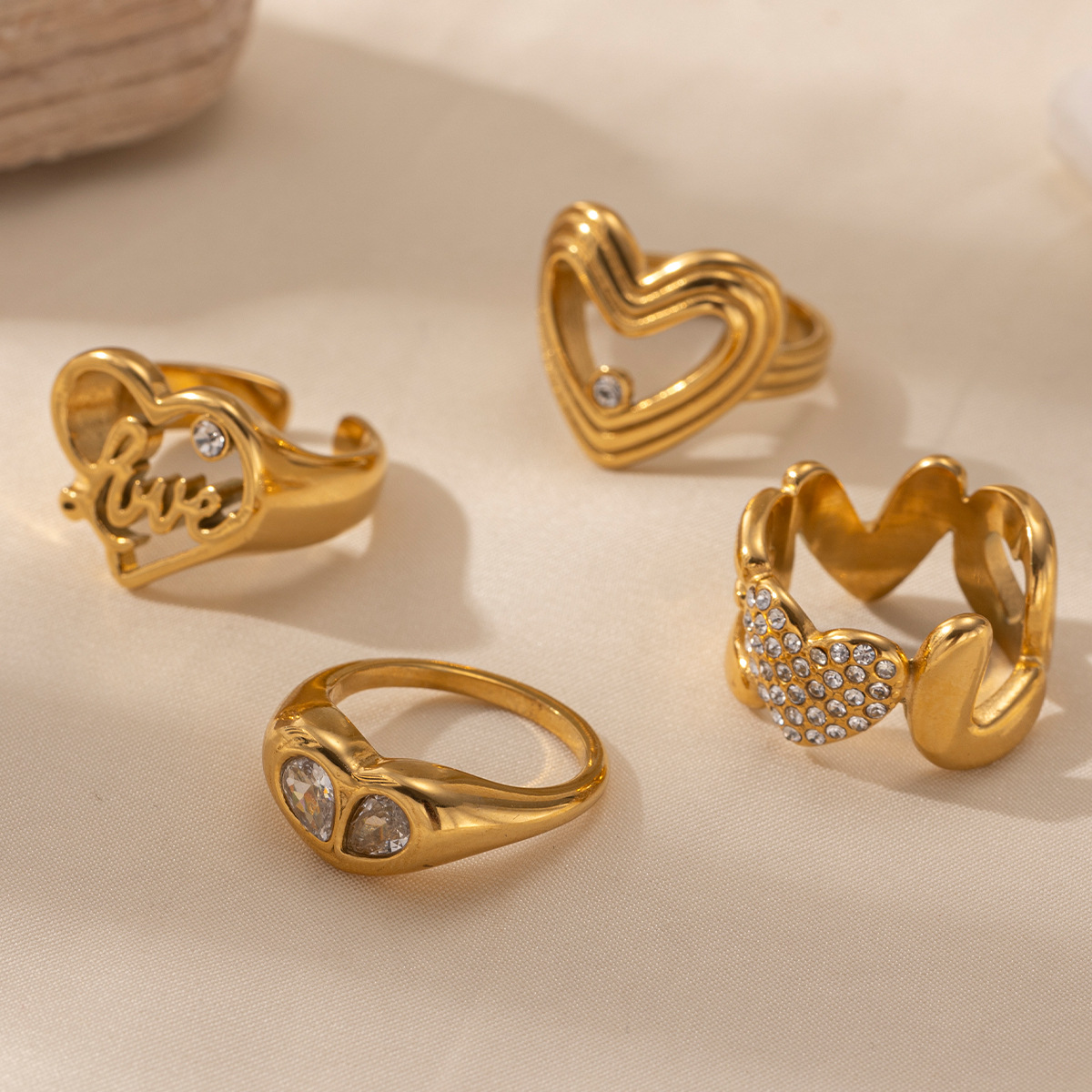 Anillo de acero inoxidable TENA Europa y América lujo ligero de lujo de moda de alto nivel amor abierto anillo de acero de titanio no se desvanece joyería